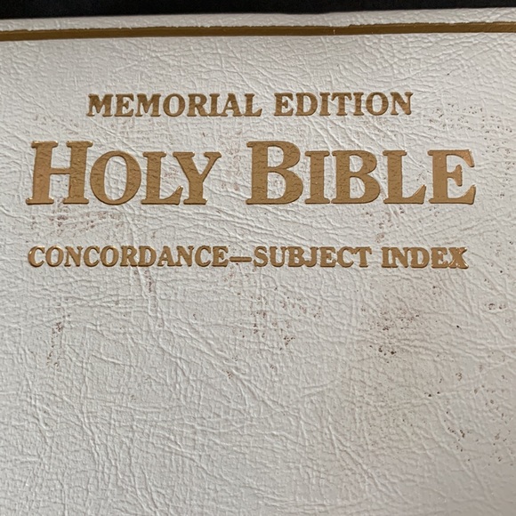 The Holy Bible King James 1976 Hardcover Protestant Edition in Wooden Box - Picture 6 of 16